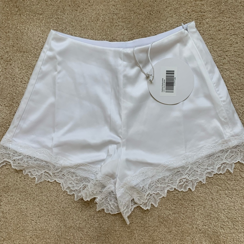 Princess Polly Darlene shorts - Picture 2 of 4